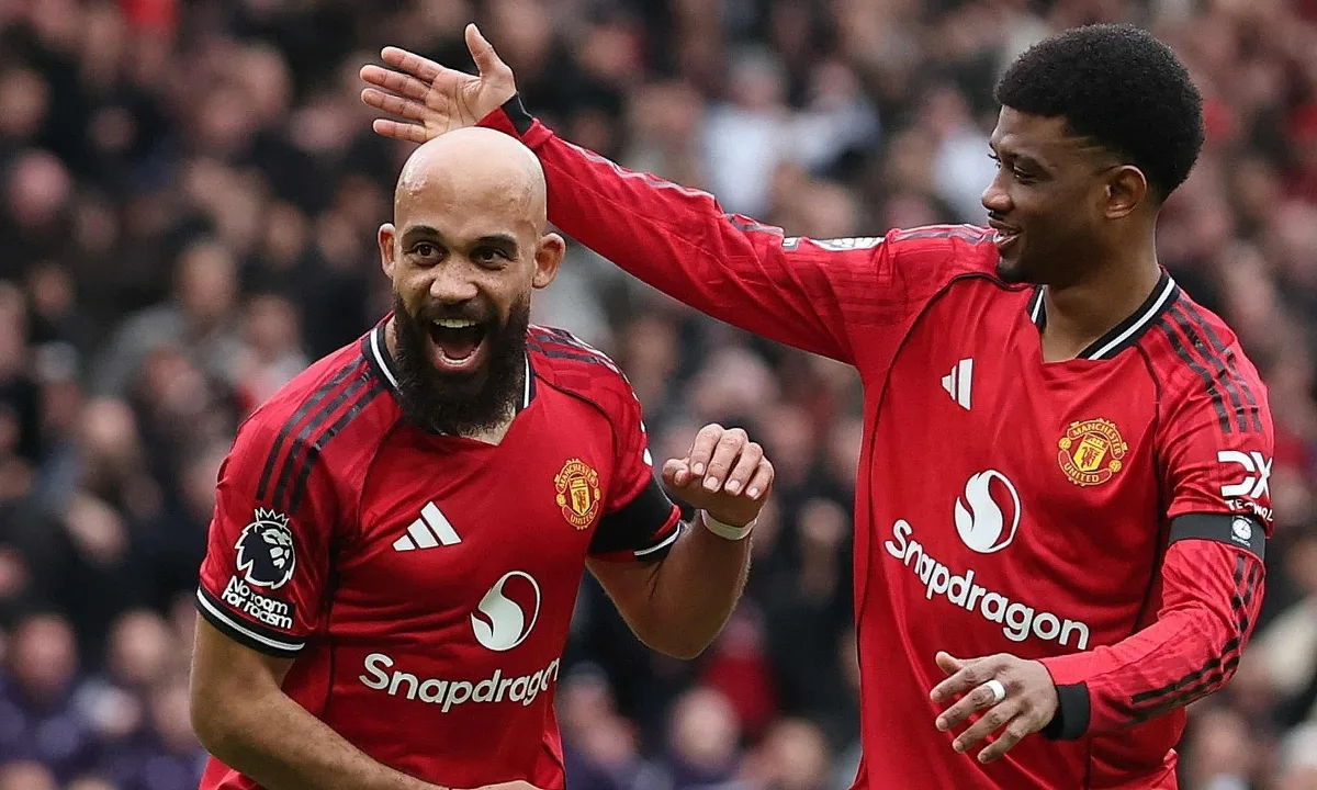 Hạ Tottenham, Man Utd thắng trận thứ tư liên tiếp